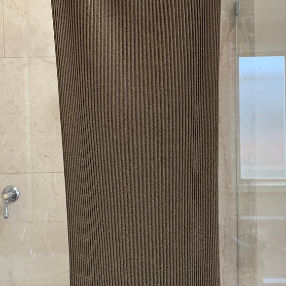 Stunning CHANEL gold knit skirt!